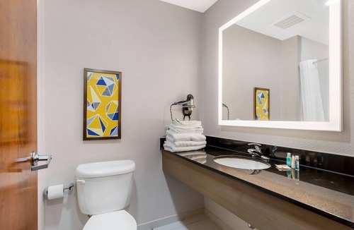 Watervliet Hotel | Comfort Inn & Suites