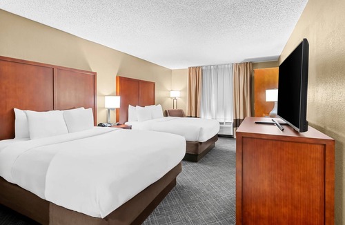 Highlands - Perkins Hotel | Comfort Inn University Area