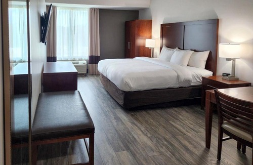 Southside Hotel | Comfort Suites Baymeadows Near Butler Blvd