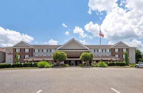 Berlin Hotel | Comfort Suites Hotel and Conference Center