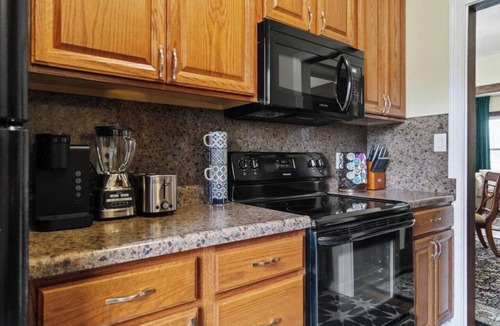 West Central Apartment | Comfortable Apartment Near Downtown | Off-Street Parking