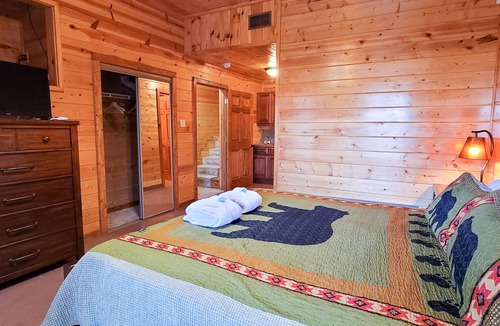 Smoky Mountains Cabin | Comfortable Cabin w/ Private Hot Tub, WiFi, Gas Fireplace, Central AC, and W/D