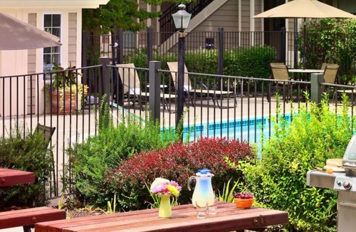Eagan House | Comfortable Countryside Stay, 2 Comfortable Units, Onsite Pool, Pets Allowed