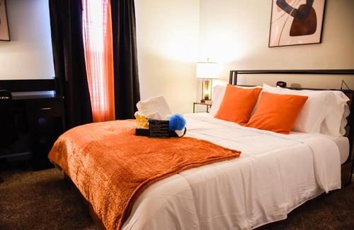 Hayfield Dundee Apartment | Comfy 2BR-1 Retreat in an ideal location Entire apartment or individual rooms avail