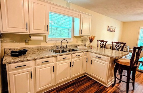 Starkville House | Comfy & Clean Starkville Retreat - Parking & Wi-fi