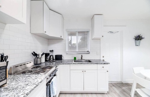 Middle River Terrace Apartment | Comfy Condos @ Middle River - #2
