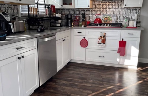 Ypsilanti House | Comfy, Cozy & heartwarming dwelling for up to 4.