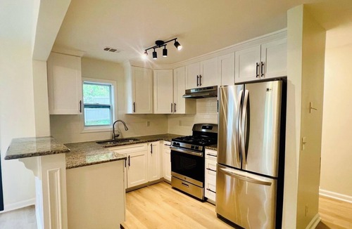 Church Street House | Comfy Home, 15 mins from Airport & Downtown