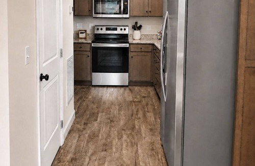 Athens Apartment | Commodious Hilltop Apartment