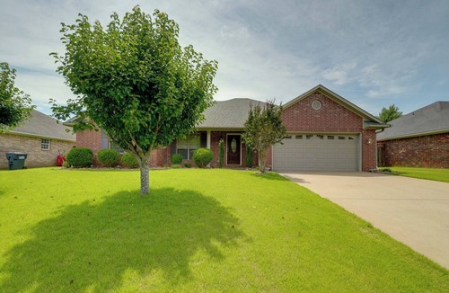 Russellville House | Commute to ANO & Hike Nearby! Russellville Home
