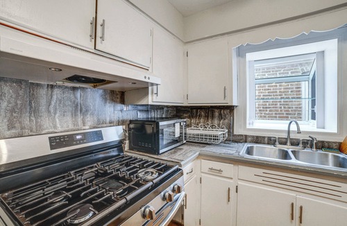 Calumet Heights House | Commuter-Friendly Bungalow in Chicago's South Side
