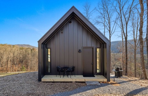 Sparta Cabin | Constellation Lyra Suite