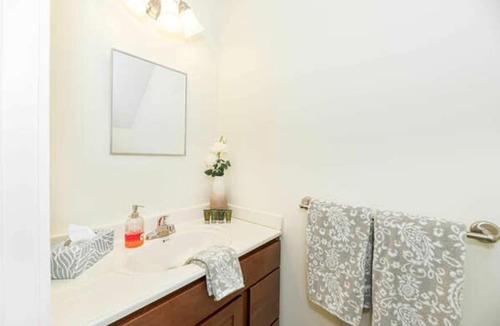 Holiday Hills Apartment | ✵ Contemporary 2 Bedroom Apt. @ Holiday Village ➠ Unit 3889 ✵
