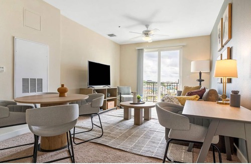 Mid-City Apartment | Contemporary 2BR, in unit Washer/Dryer, FREE parking with all amenities!