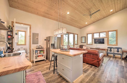 Waynesville House | Contemporary Home w/Deck & Mountain Views!