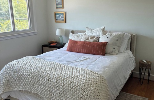 Roanoke House | Convenient 3 bedroom house in Roanoke, VA - close to VA Tech and DT Roanoke