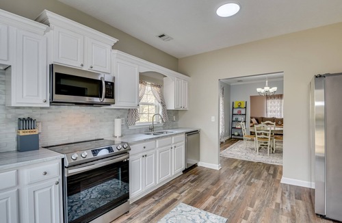 Midtown House | Convenient, Comfortable, & Charming Bungalow - Medical District!