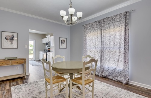 Midtown House | Convenient, Comfortable, & Charming Bungalow - Medical District!