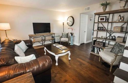 Graymoor-Devondale House | Convenient Monthly Rental-Shop & Dine St Matthews