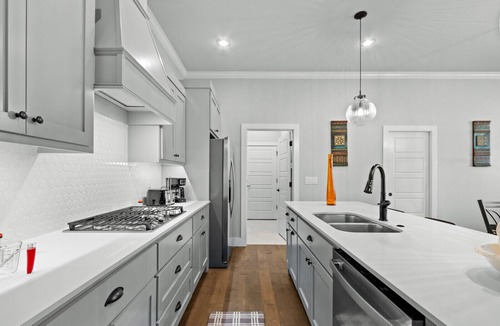 Fayetteville House | Conveniently Located close to University of Arkansas & Main Attractions