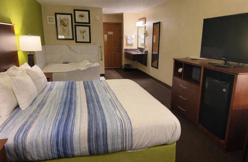 Black River Falls Hotel | Coratel Plus Suites by Jasper Black River Falls