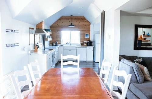 Williamstown House | Cordova Retreat - 7 Minutes from the Ark!