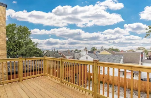 East Row Historic District House | Corporate 30+ Day Home + Walkable Newport+Parking