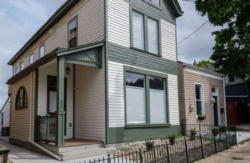 East Row Historic District House | Corporate 30+ Day Home + Walkable Newport+Parking