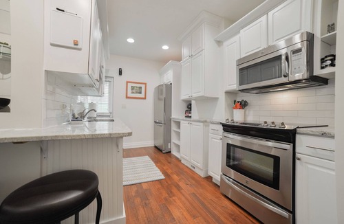 Cape Girardeau Apartment | Corporate Apartment | Fast Wi-Fi | Fenced Parking | Walkable | Riverfront