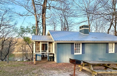 Nancy Cabin | Cottage 4- Lee’s Ford Marina