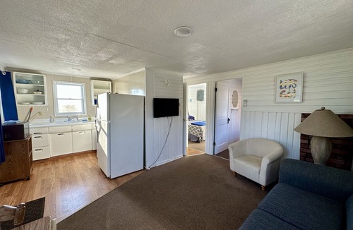Oscoda Cottage | Cottage Cove · Lake Huron Beach Cottage No. 4
