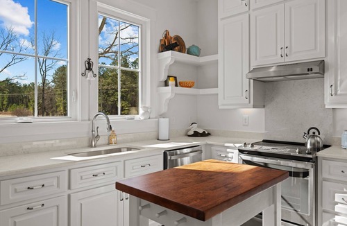 Cameron House | Cottage in the Country