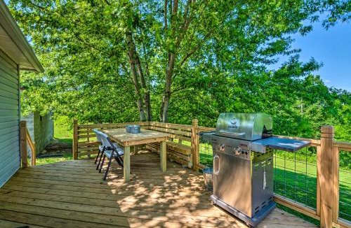 Byrdstown House | Cottage Near Dale Hollow Lake w/Fire Pit & Grill