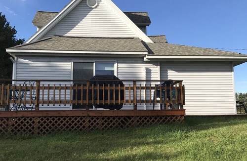 Atlantic Mine House | Country Home Close to Town with WiFi