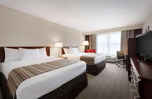 Houghton Hotel | Country Inn & Suites by Radisson, Houghton, MI