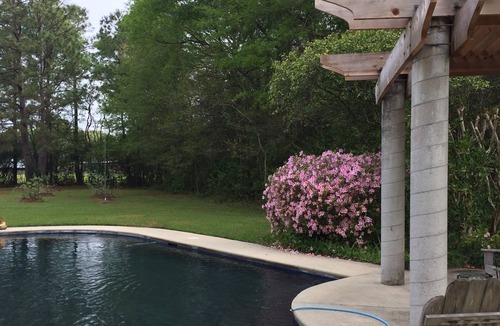 Folsom House | Country Retreat With Pool, Garden, Woods