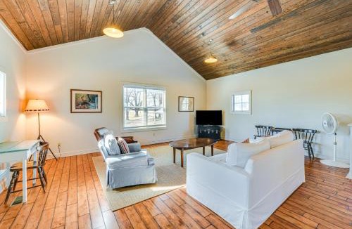 Louisa House | Countryside Barndominium in Virginia w/Patio
