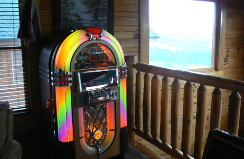 Sevierville Cabin | Couples Dream Getaway! Unobstructed Views of the Smoky Mountains National Park!
