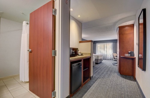 West Chester Hotel | Courtyard by Marriott Cincinnati North at Union Centre