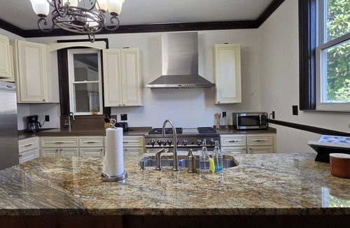Knoxville House | Covenant Park 3 Min - Old City 5 Min - Sleeps 16