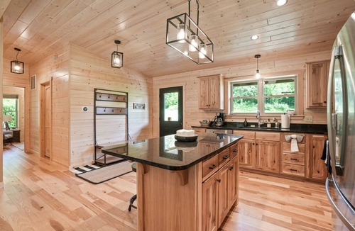 McArthur Cabin | Coyote Creek | Hocking Hills, 40 Acre Retreat