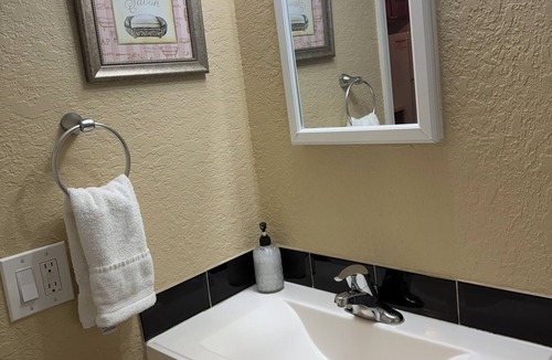 Delray Beach Apartment | Cozy 1-bedroom apt. in charming Downtown Delray Beach two blocks from Atlantic