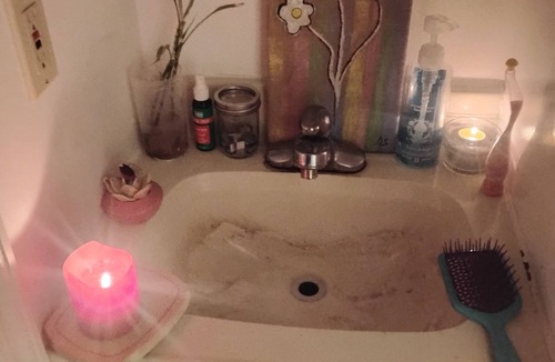 Vine Bed & Breakfast | Cozy 1-bedroom bed & breakfast in peaceful Kalamazoo with AC
