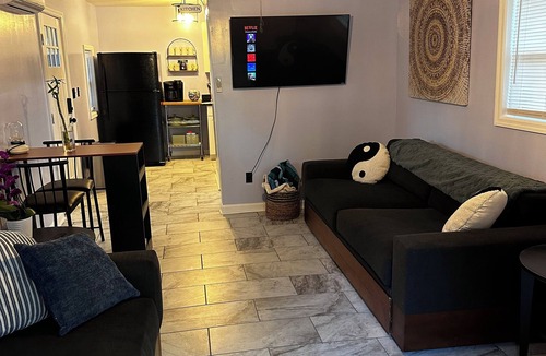 Asheboro House | Cozy 1-bedroom building "out back" in downtown Asheboro, NC. Great location.