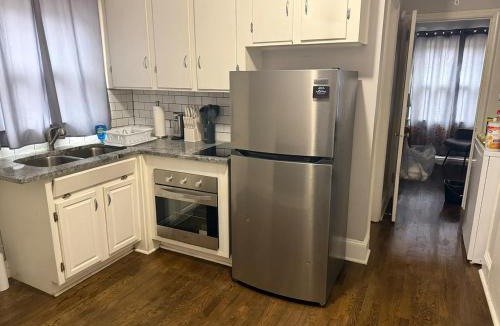 Enderly Park Apartment | Cozy 1 Bedroom Bungalow