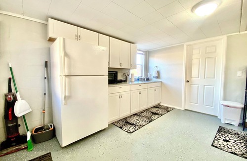 Benton Cottage | Cozy 1-bedroom cottage in welcoming Calvert City with AC and heat