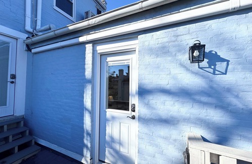 Old Town West Apartment | Cozy 1-bedroom in Old Town center with kitchenette & parking pass