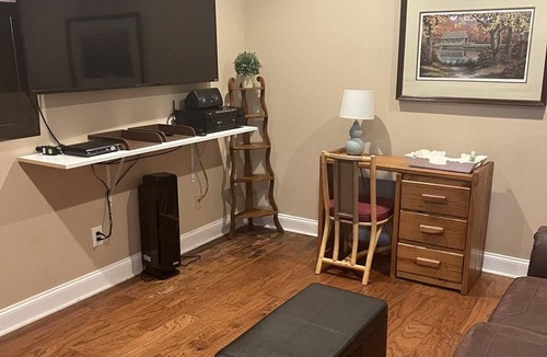 Cartersville Cabin | Cozy 1 Bedroom, one sofa bed Cottage House 10 min from Lake Pointe Sports Ctr