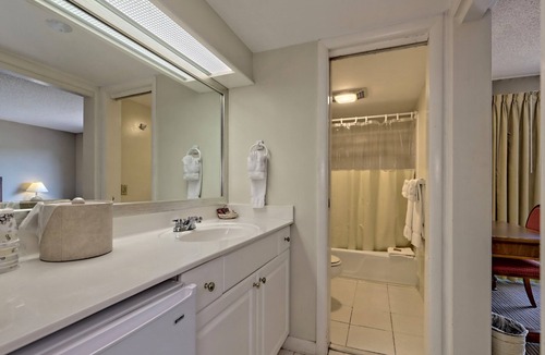 Clayton Hotel | Cozy 1-Bedroom Retreat with 2 Queen Beds in Clayton, GA
