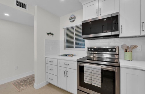 Fort Myers Beach Condo | Cozy 1-bedroom condo in peaceful Fort Myers Beach with AC